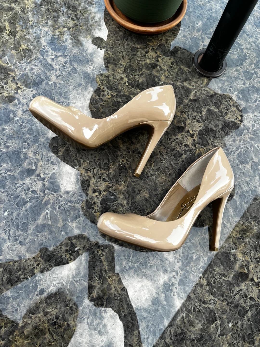 Jessica Simpson Nude Patent Leather Heels Size 5.5 - photo 2