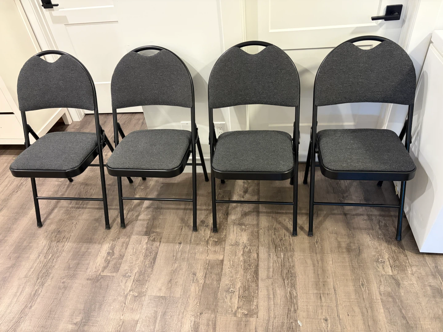foldable chairs in great condition x4 for $20