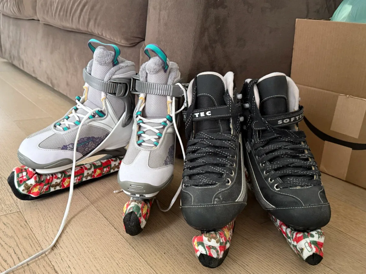 Pair of Ice Skates with Blade Covers - photo 2