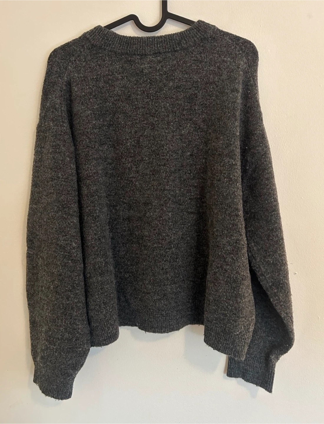 H&M grey sweater - photo 4