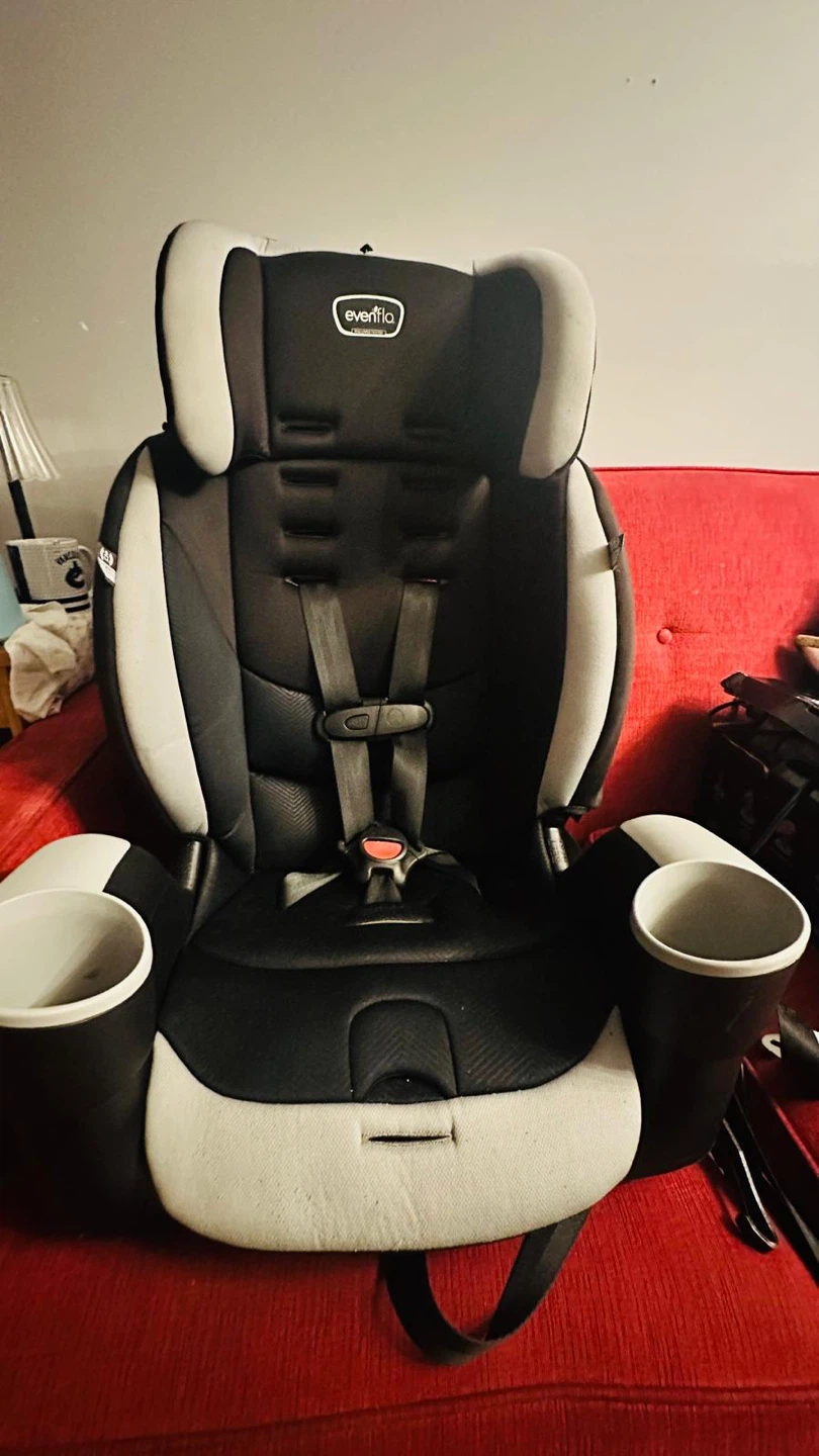 Almost new Evenflo Maestro Sport Car Seat - Grey - photo 3