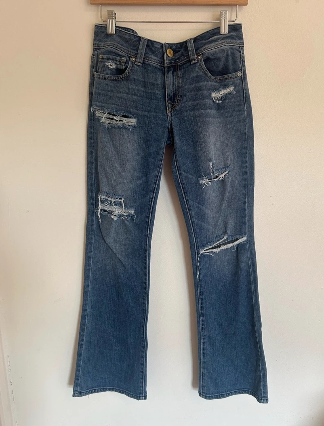 American Eagle Distressed Low Rise Bootcut Heans
