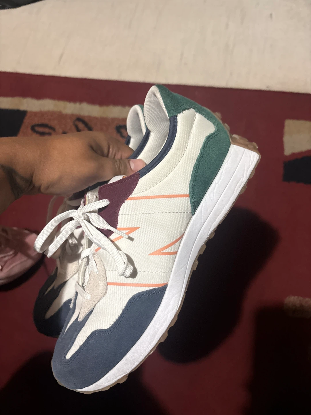 New Balance 327