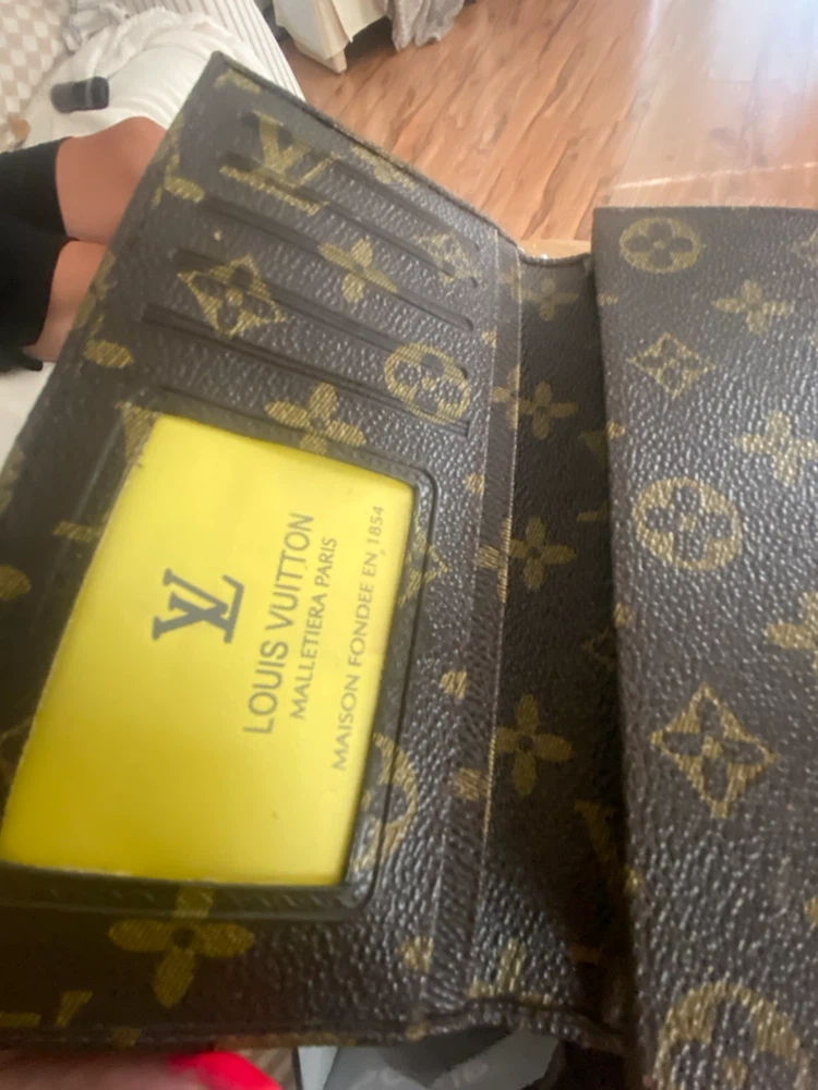 Louis Vuitton wallet - photo 3