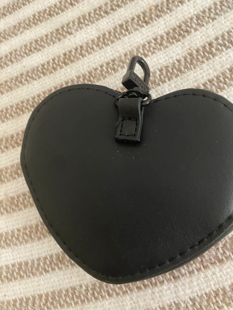 Steve Madden Black Heart Keychain Pouch - photo 2