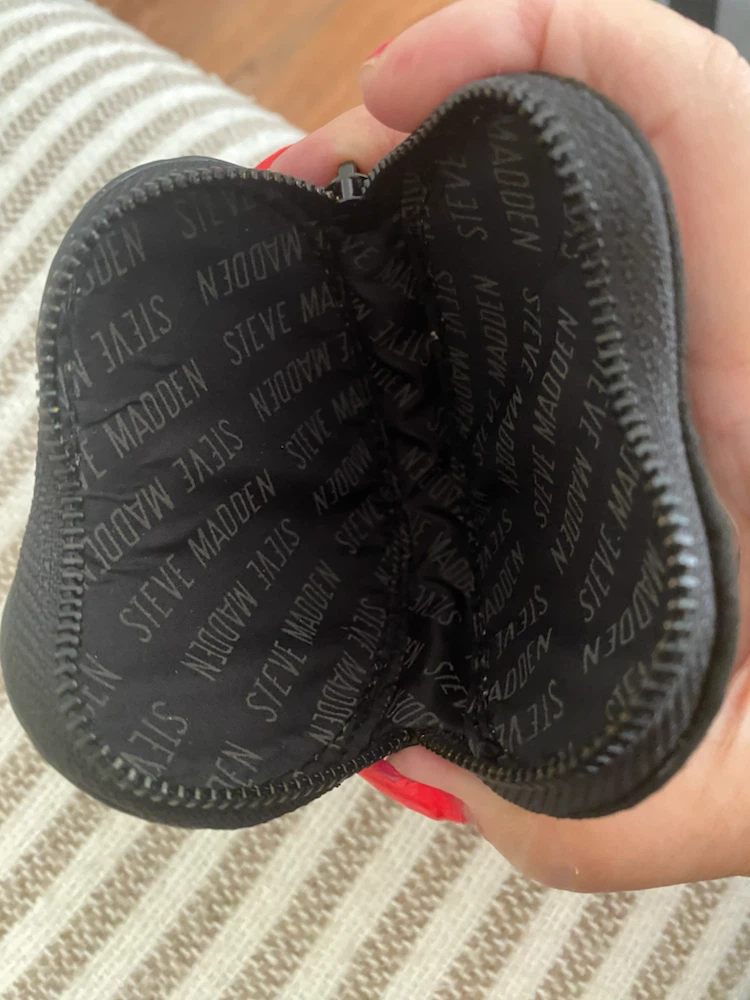 Steve Madden Black Heart Keychain Pouch - photo 3