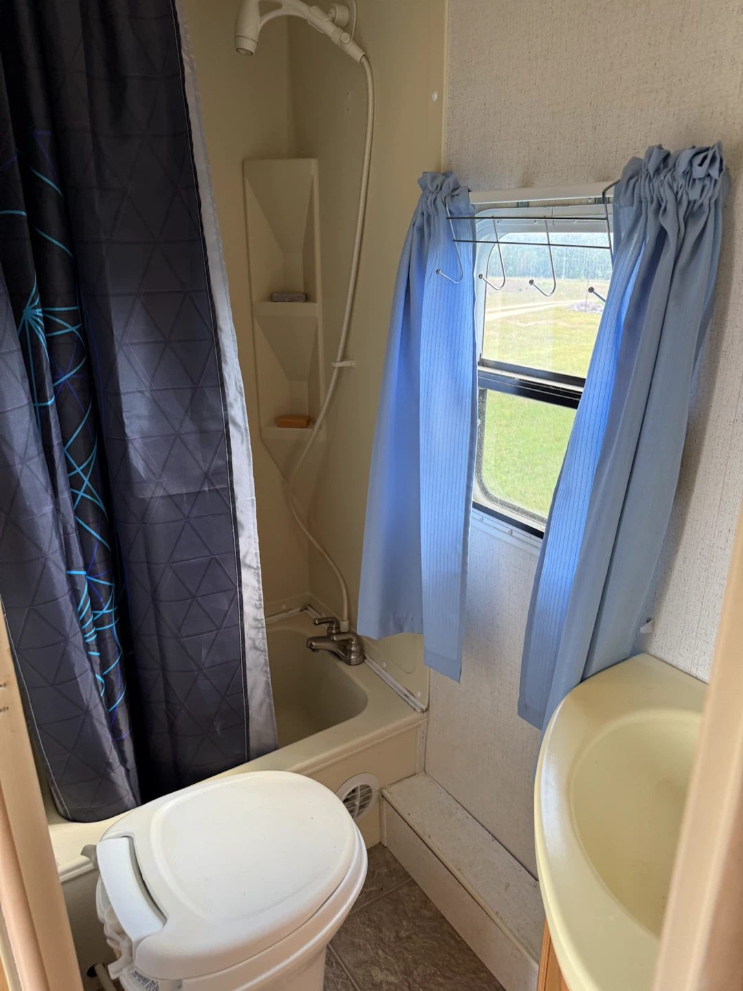 Trail Lite RV Camper - photo 3