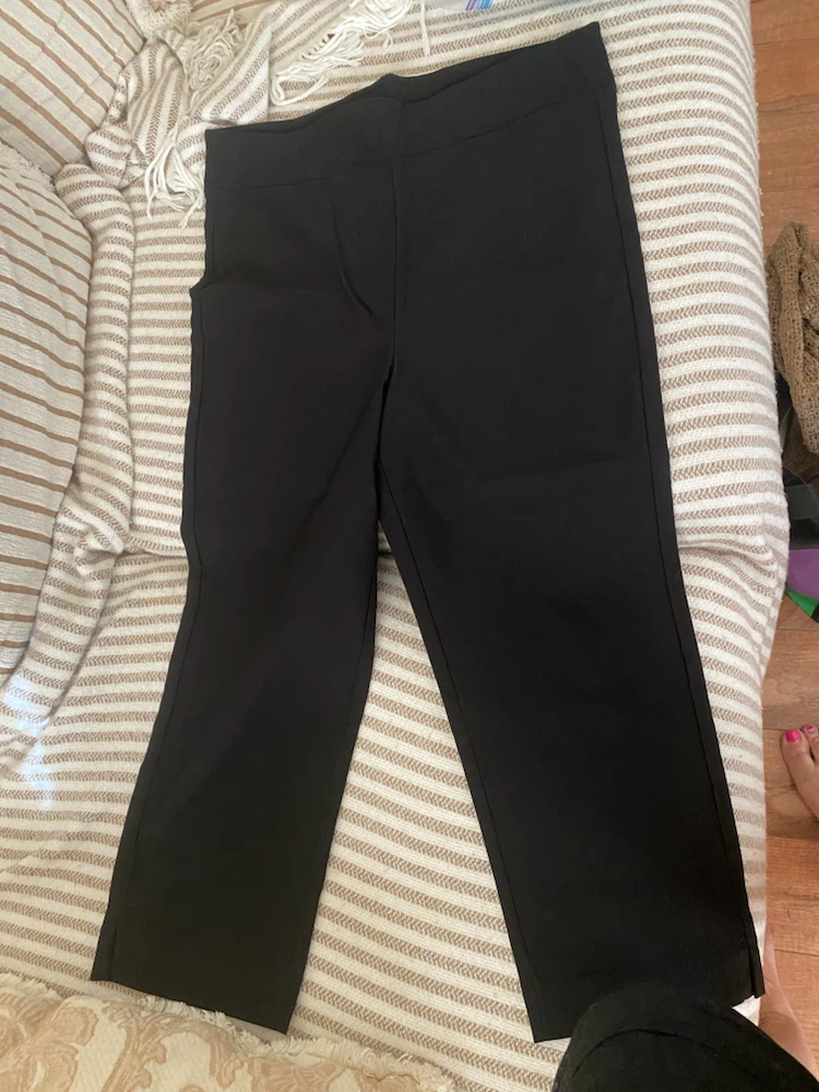 Suzy Shier Black Cropped Pants