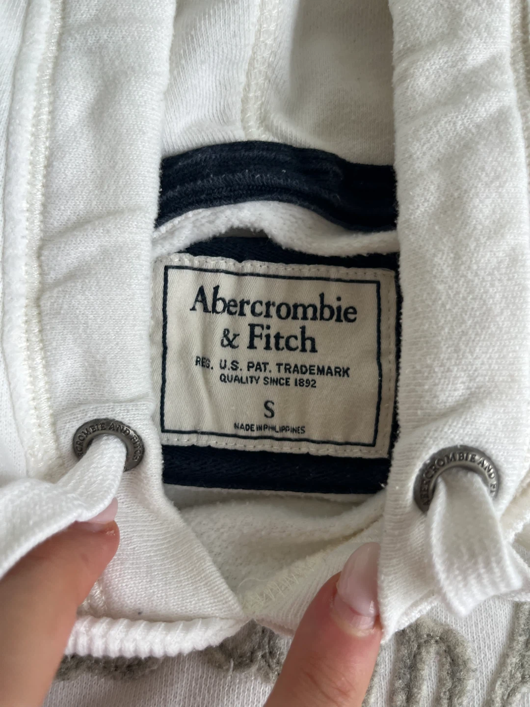 Abercrombie & Fitch White Hoodie - photo 3