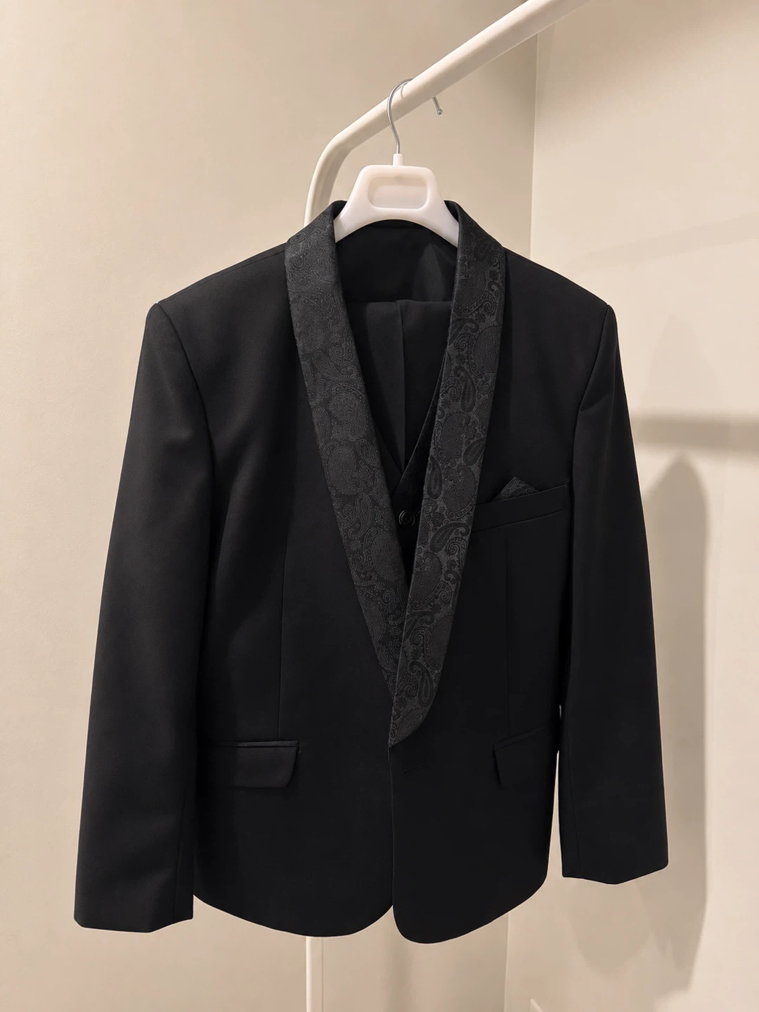 Elegant Black Tuxedo Suit - 3 Piece