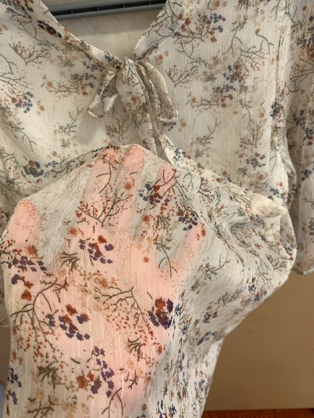 Size S/M EUC Floral Tie-Neck Blouse Ruffle Sleeves Cream - photo 5