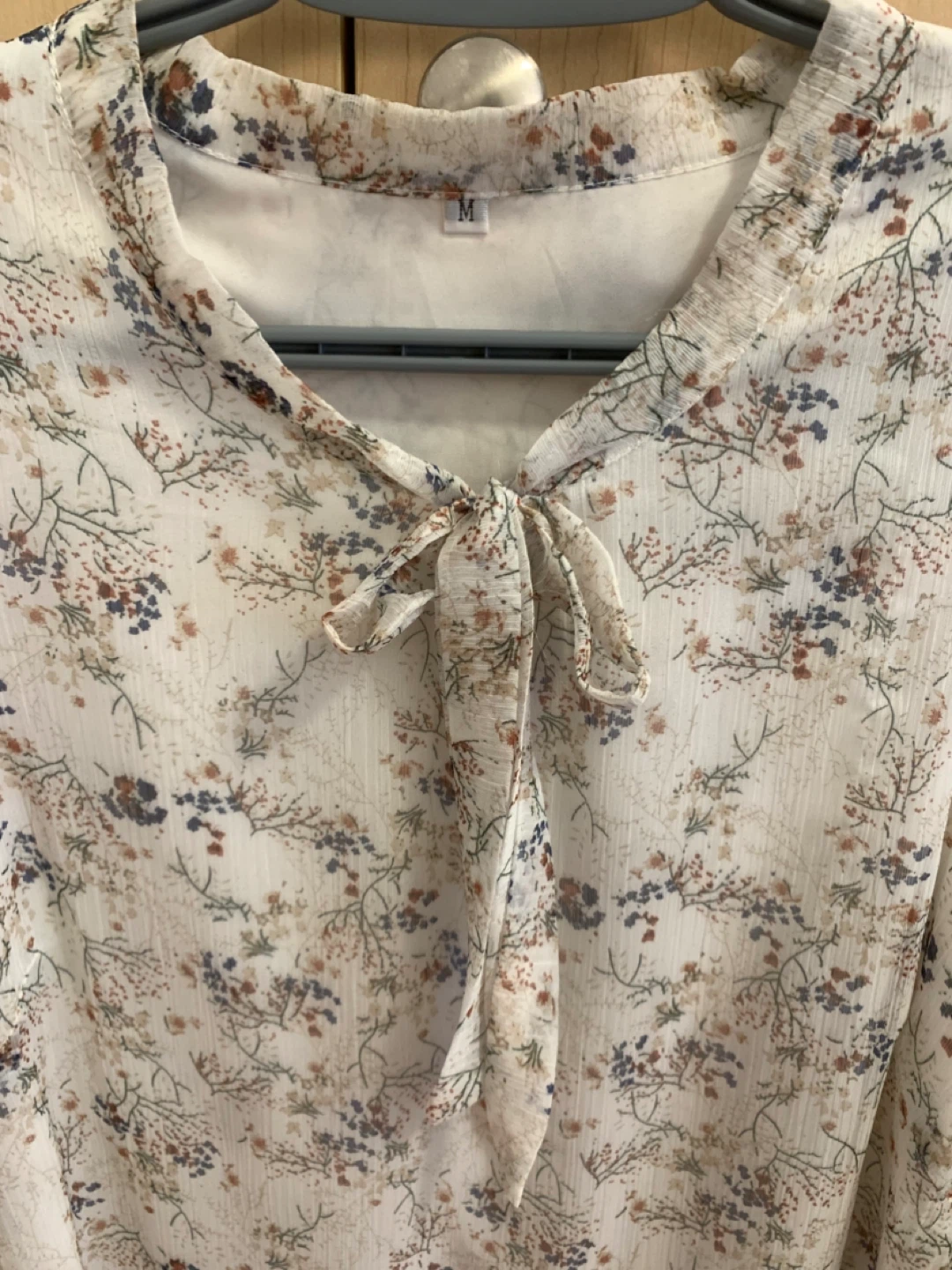 Size S/M EUC Floral Tie-Neck Blouse Ruffle Sleeves Cream - photo 2