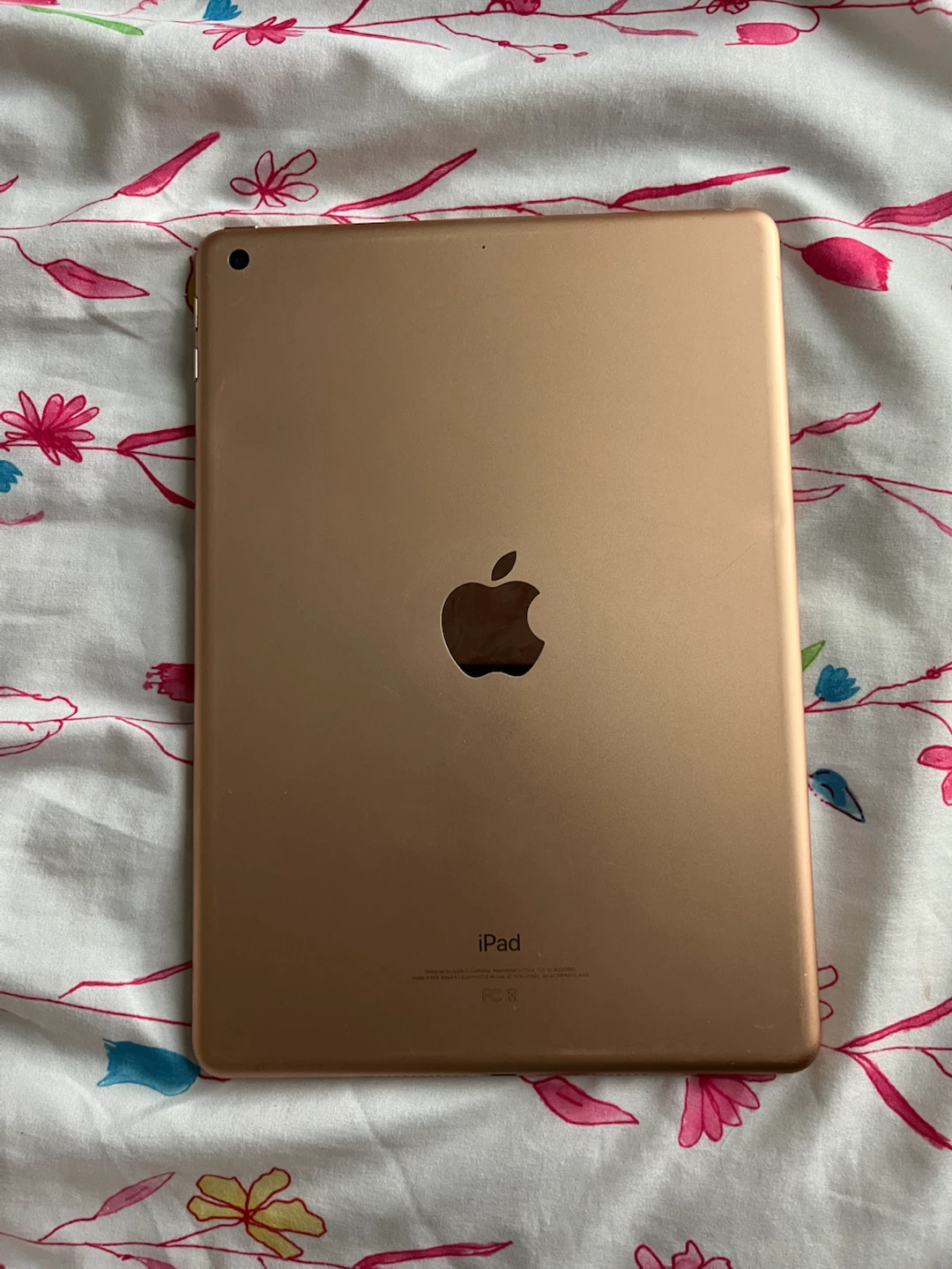 Apple iPad 6th Generation - Rose Gold - photo 2