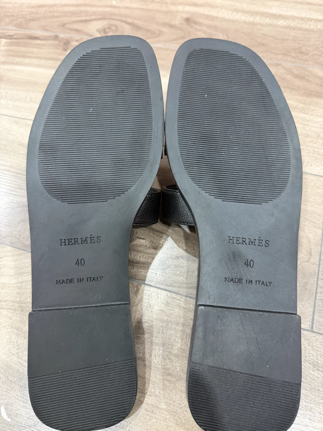 Hermès Paris Black Leather Slides - Size 40 - photo 3