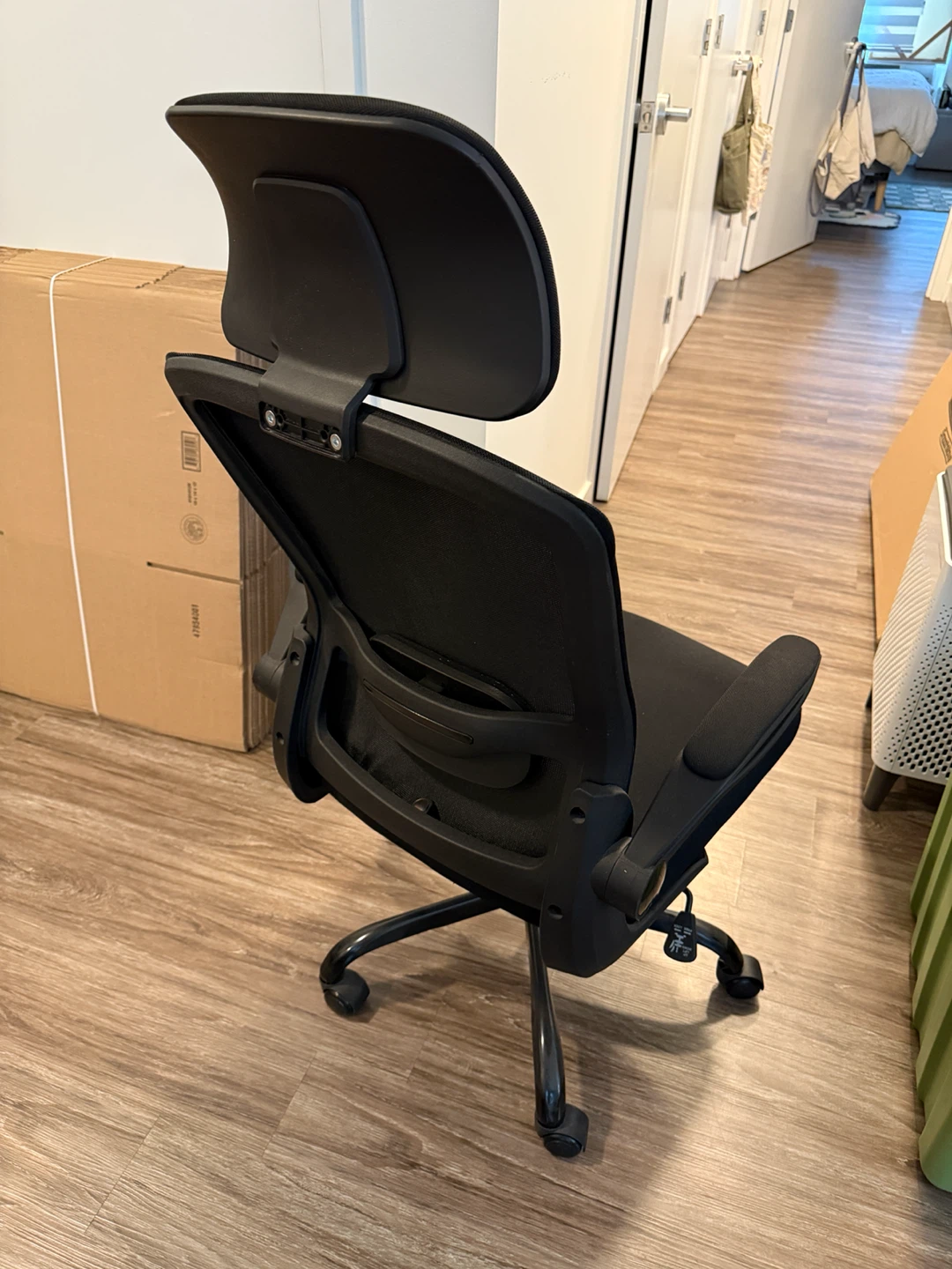 Black Mesh Office Chair with Headrest - photo 2