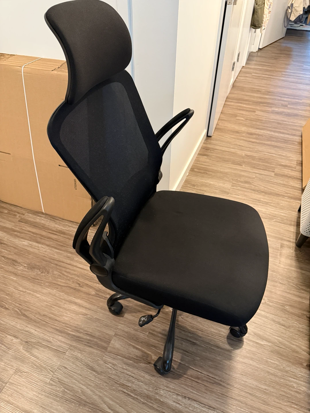 Black Mesh Office Chair with Headrest - photo 3