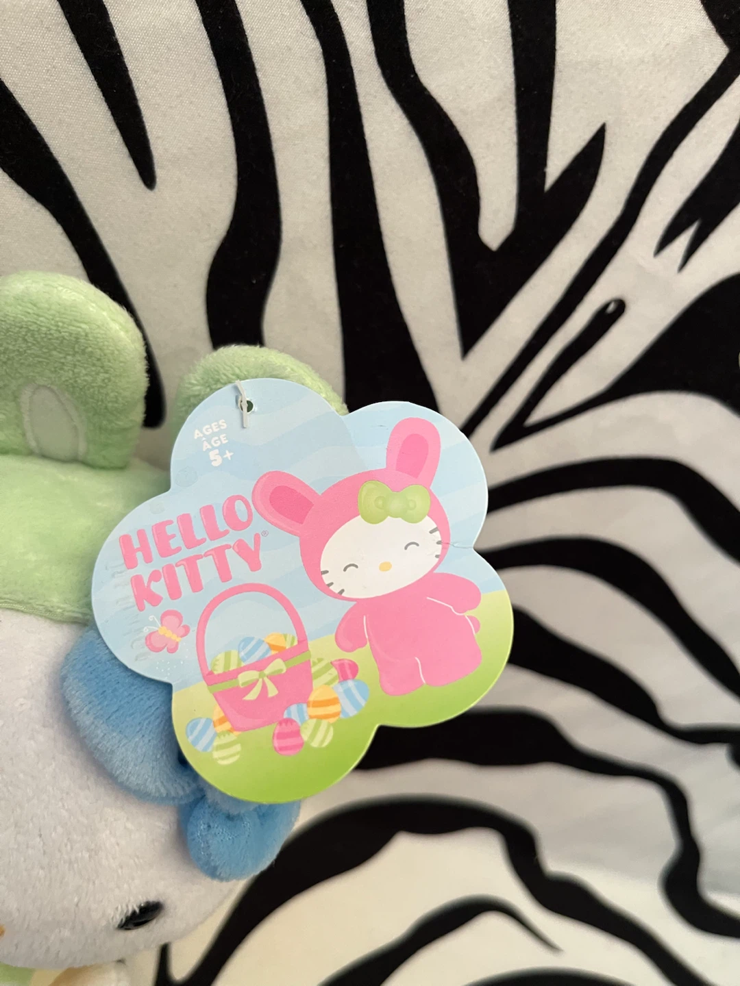 🌼 Sanrio Hello Kitty plush dressed in a green bunny outfit 🌼 - photo 3