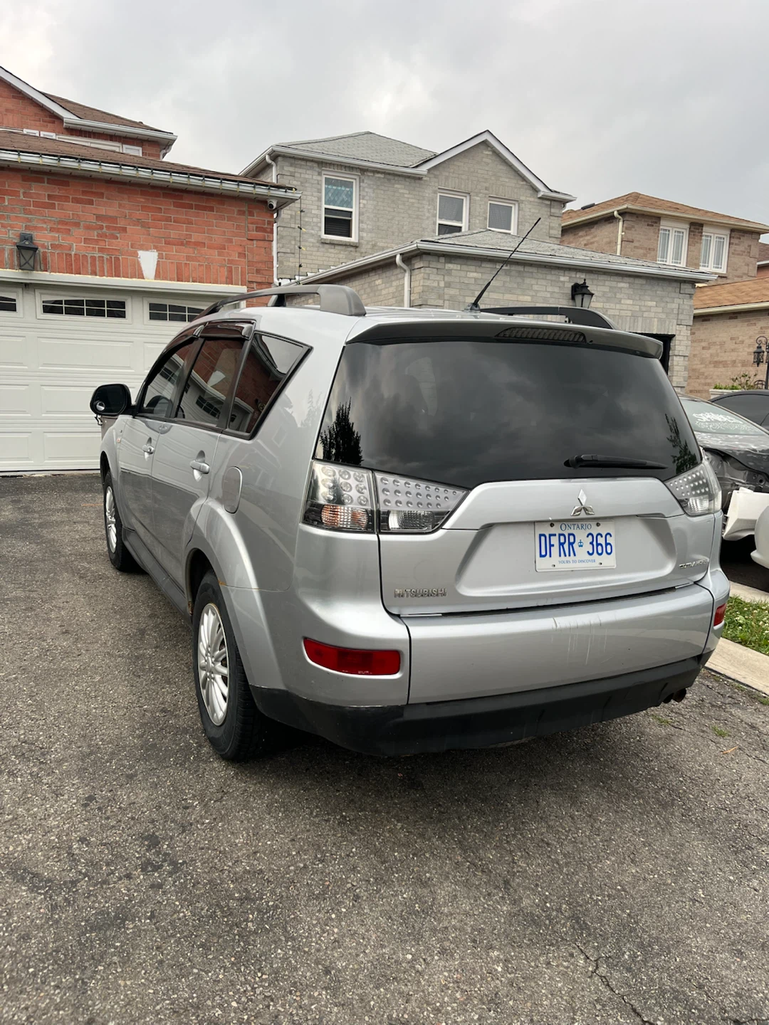 2009 Mitsubishi Outlander 4WD - photo 2