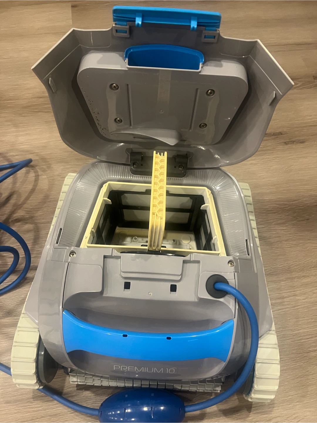 Above Ground vacuum -Maytronics Dolphin Premium 10 Pool Cleaner - photo 5