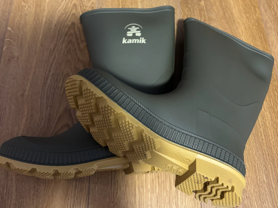Kamik Rain Boots size 4
