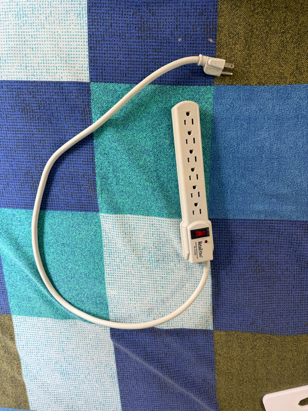 Extension Cord with 6 outlets - photo 2