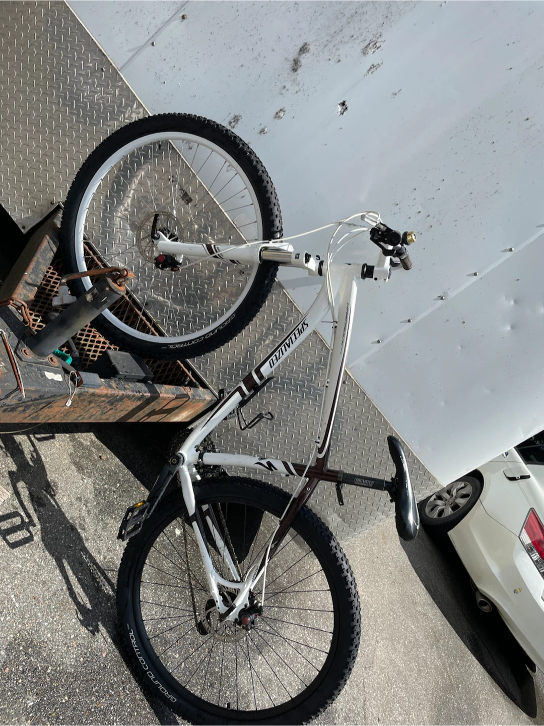 Specialized Hardrock Sport 29 Mountain Bike - photo 2