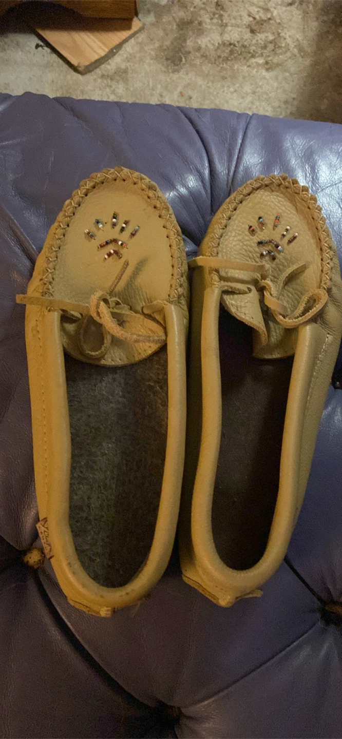 Laurentian Chief Moccasins Size 8