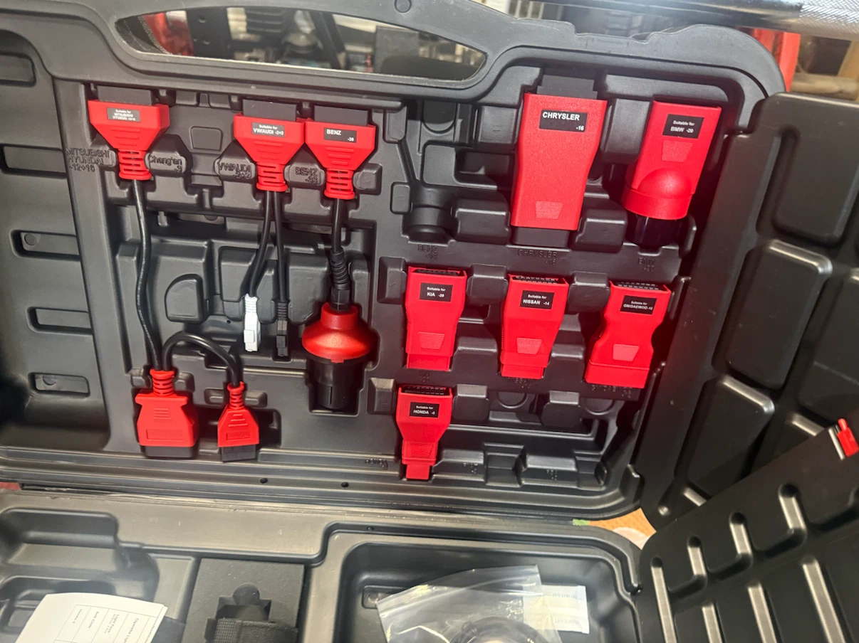 AUTEL Auto Diagnostic Tool Kit incompleto