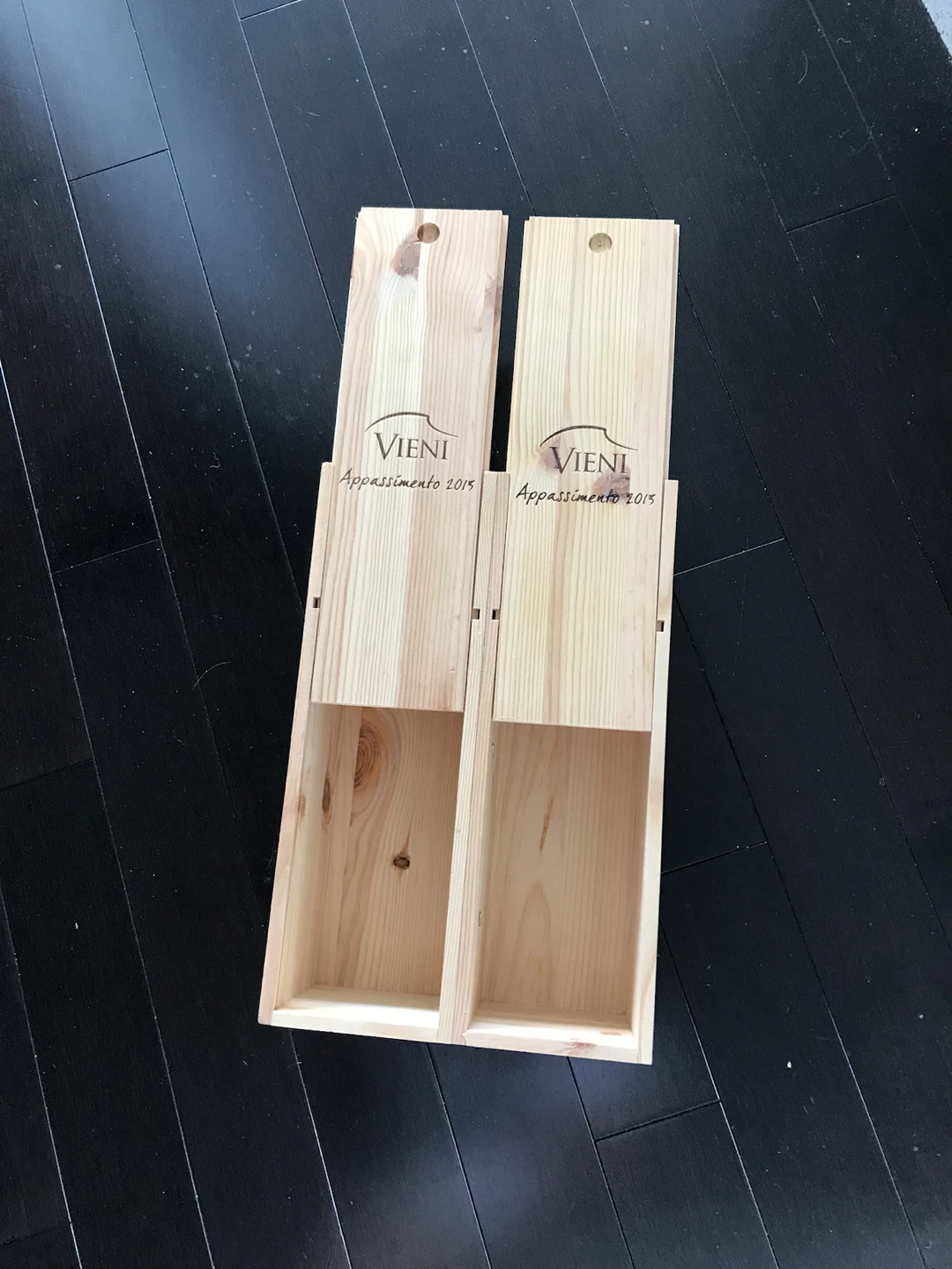 Vieni Appassimento 2015 Two-Bottle Divided Wooden Wine Box
