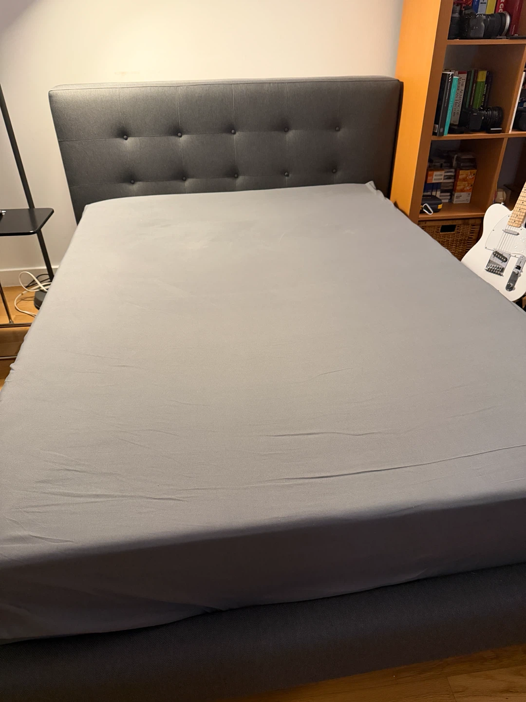 Crate & Barrel Tate 38" Tufted Upholstered Full Bed - photo 2