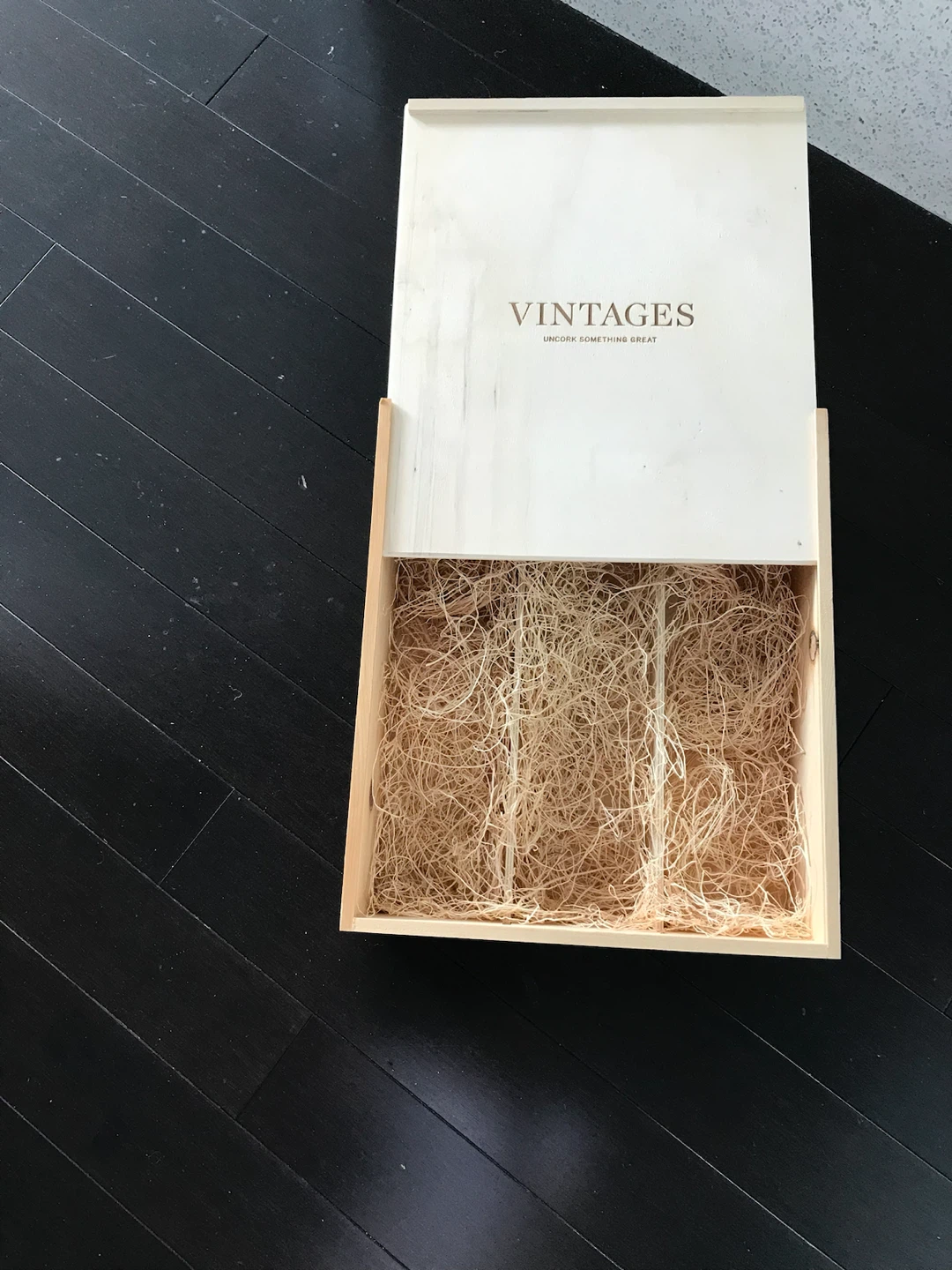 Vintages Three Bottle Divided Wine Box