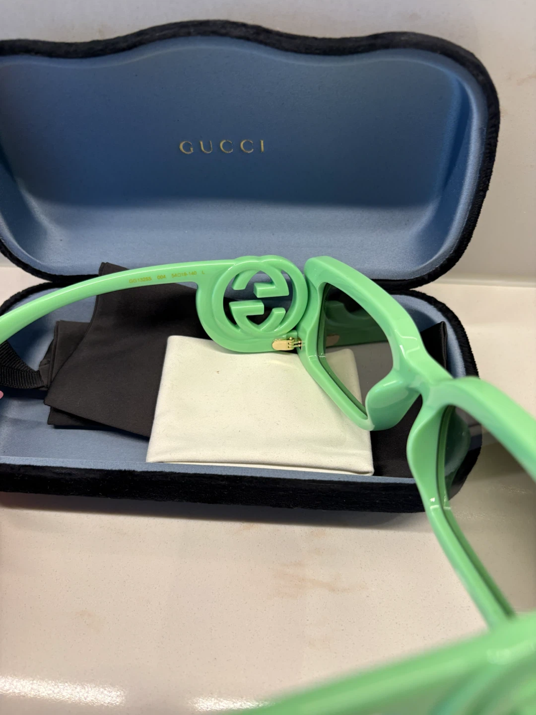 Gucci Sunglasses - photo 3