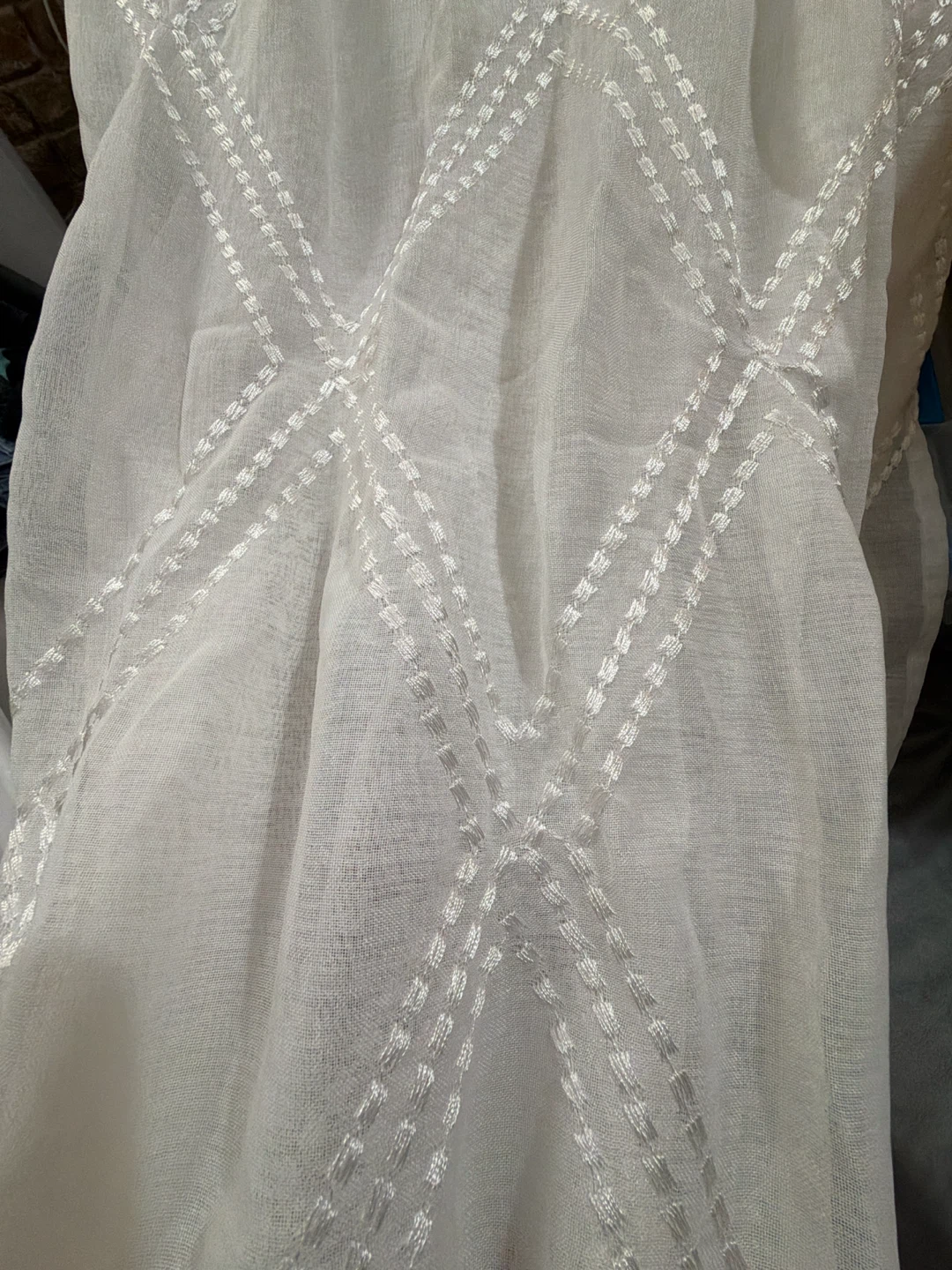 White sheer curtain with decorative diamond pattern - photo 3