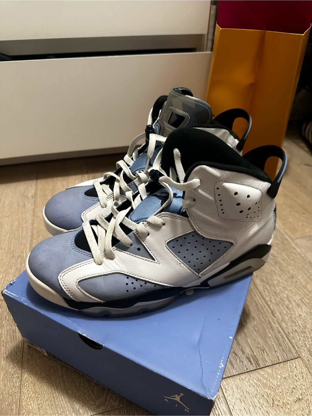 Jordan 6 unc blue