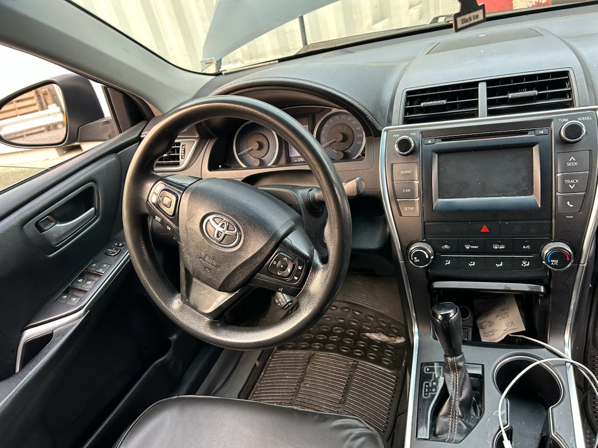 Exclusive Offer: Toyota Camry 2016 LE 4DR - photo 5
