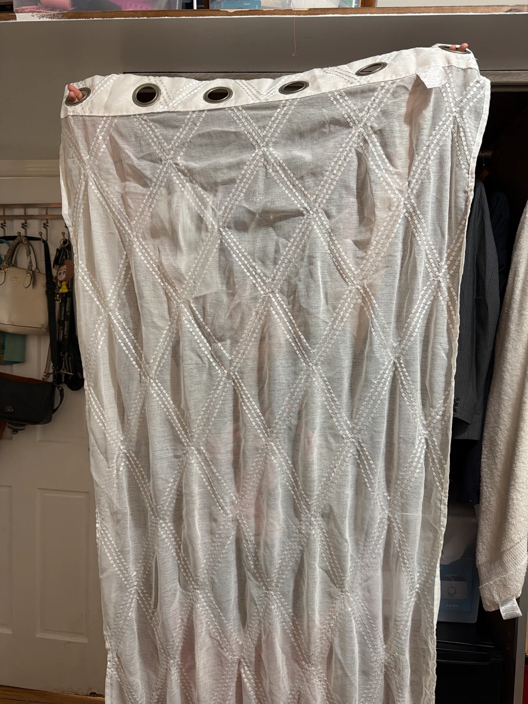 White sheer curtain with decorative diamond pattern - photo 4