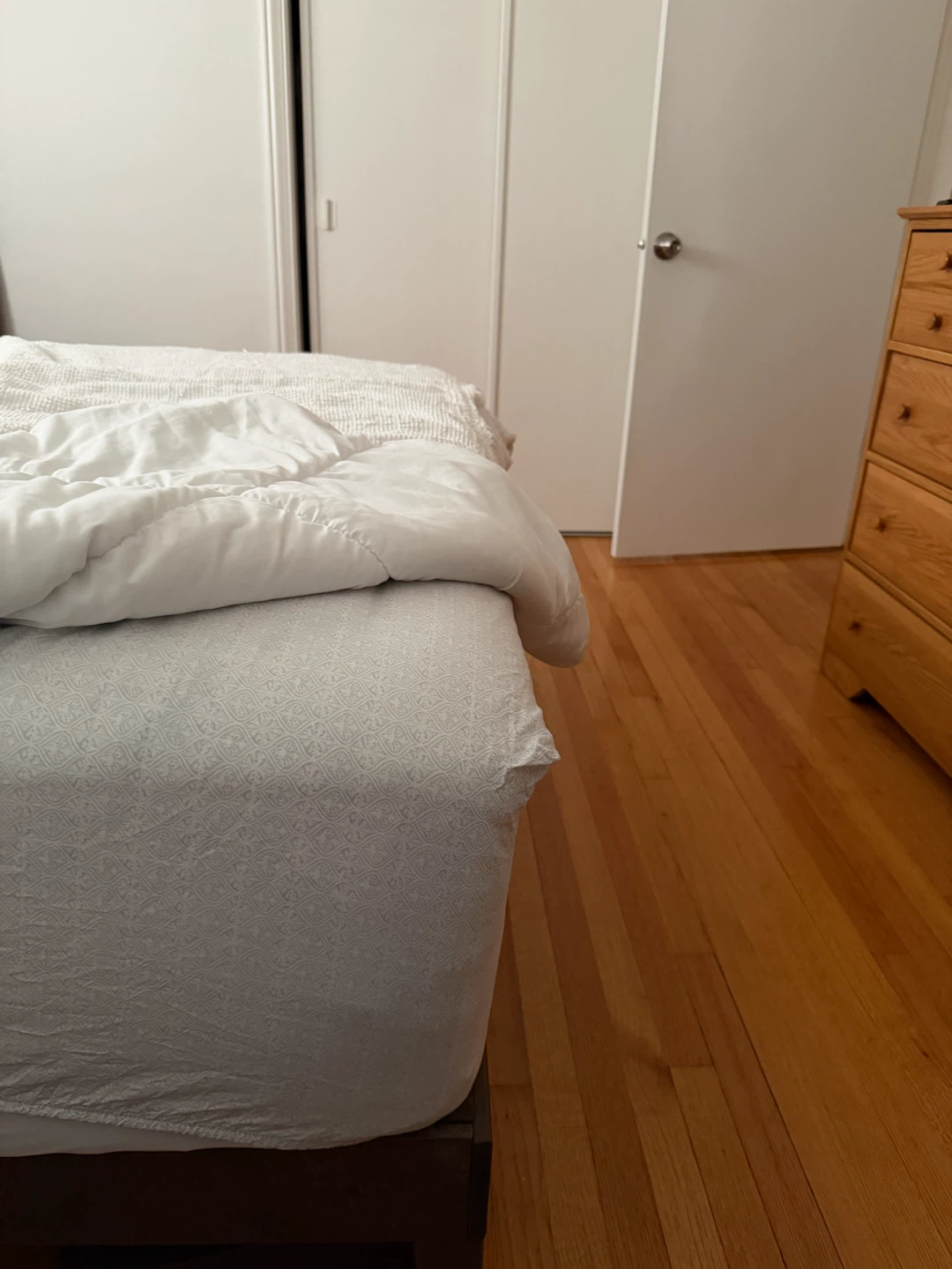 queen size mattress - photo 2