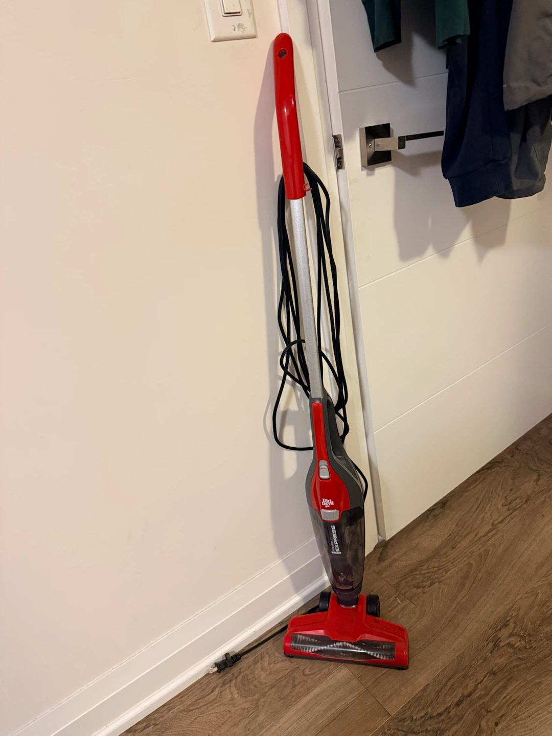 Dirt Devil EXPRESS Stick Vacuum - Red