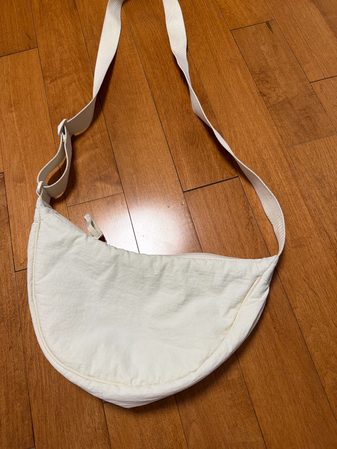 Uniqlo Over the Shoulder Bag