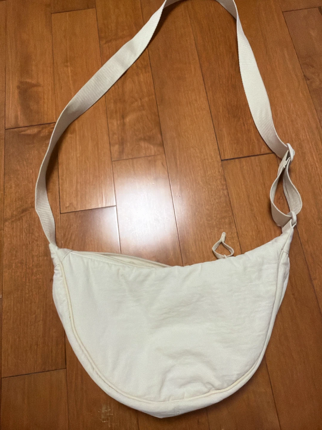 Uniqlo Over the Shoulder Bag - photo 2