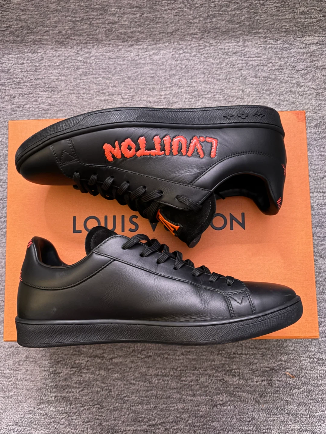 LOUIS VUITTON - Luxembourg Samothrace Sneakers 'Black & Orange - photo 3
