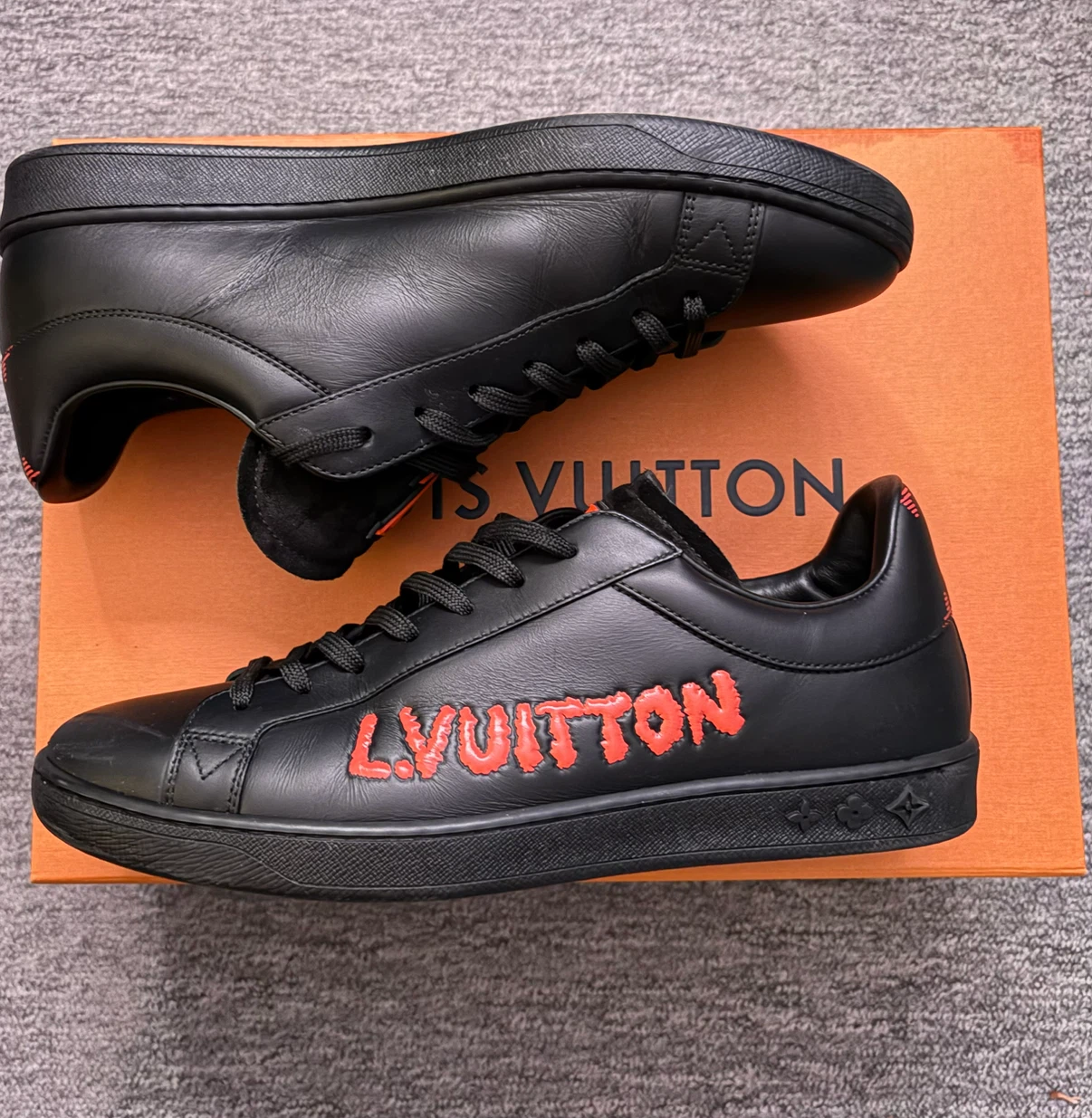 LOUIS VUITTON - Luxembourg Samothrace Sneakers 'Black & Orange - photo 4