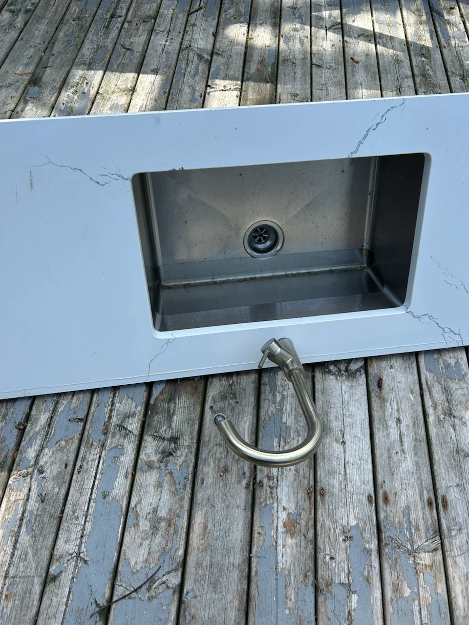 Quarts top and sink - photo 5