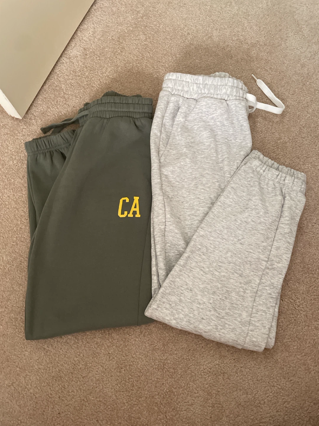 Cuffed Sweatpants size M
