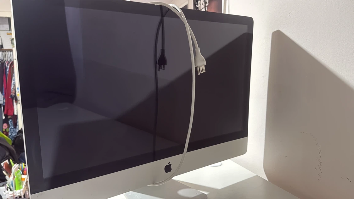 Apple iMac All-in-One Desktop Computer