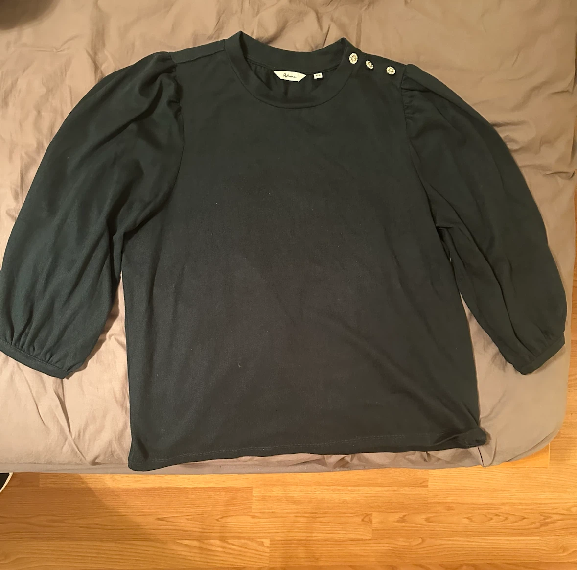 A-line dark green puff sleeve top