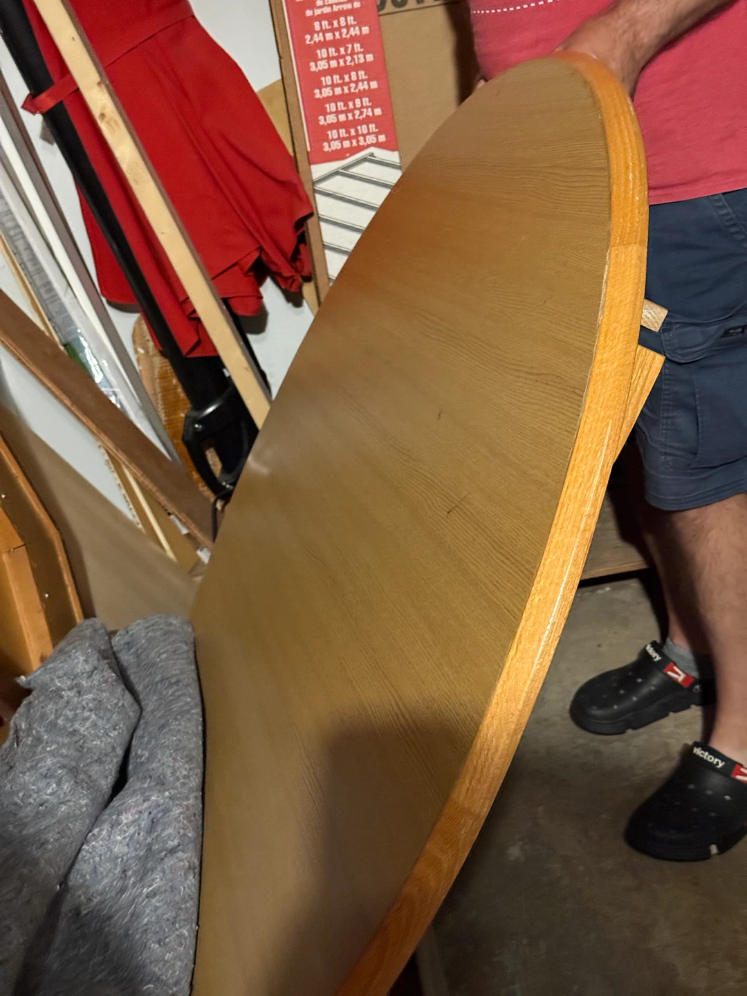 38” Round Oak Dining Table with 4 Legs