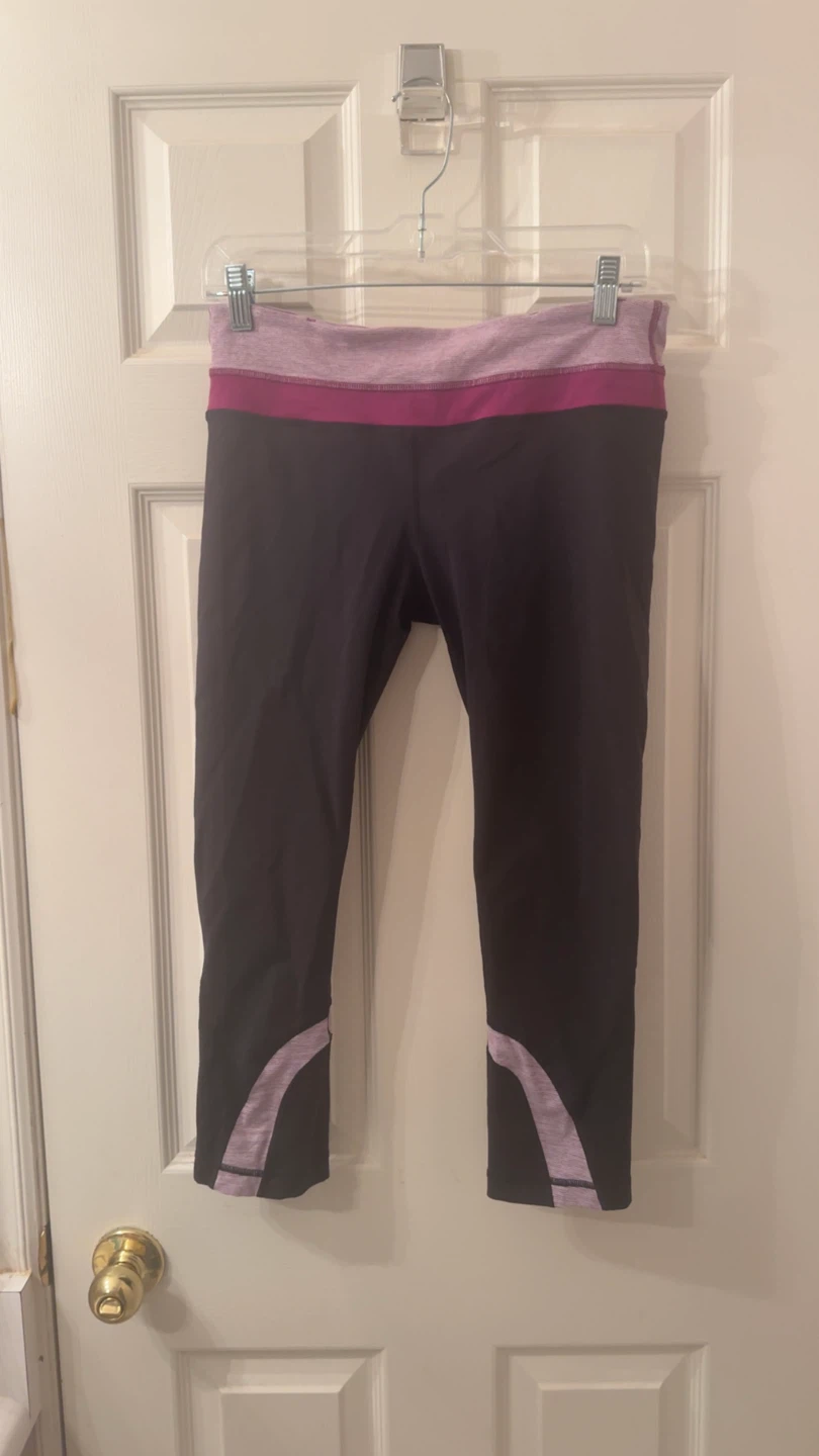 Lululemon Black & Pink Cropped Yoga Pants