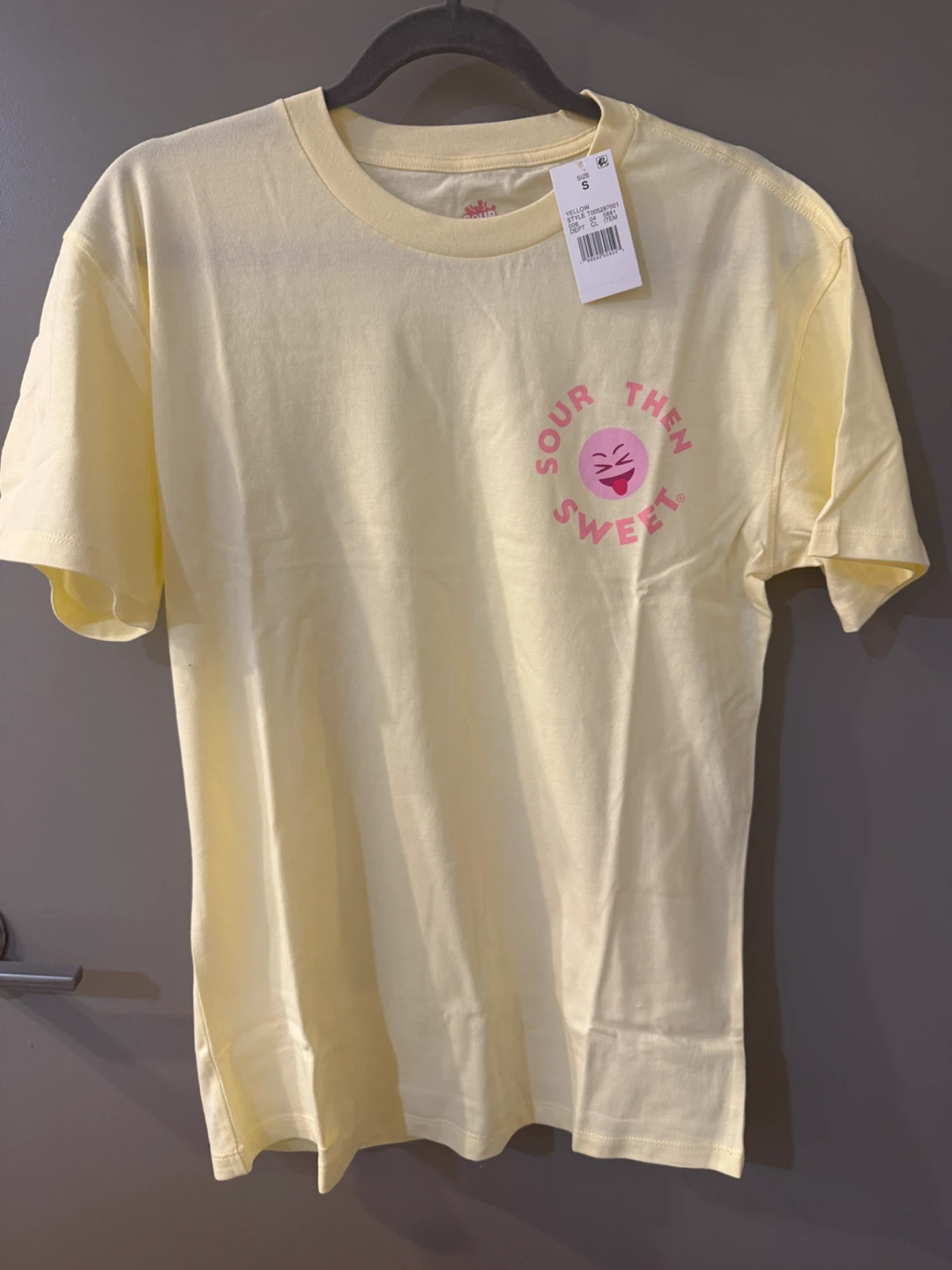 NWT! Sour Patch Kids ‘Fruit Riot’ T-Shirt Size S