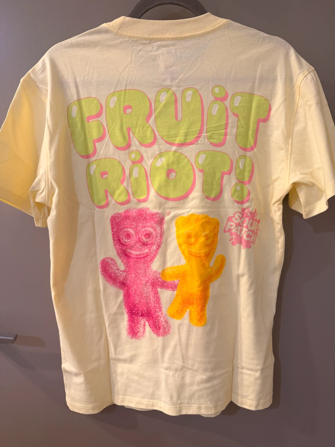 NWT! Sour Patch Kids ‘Fruit Riot’ T-Shirt Size S - photo 2